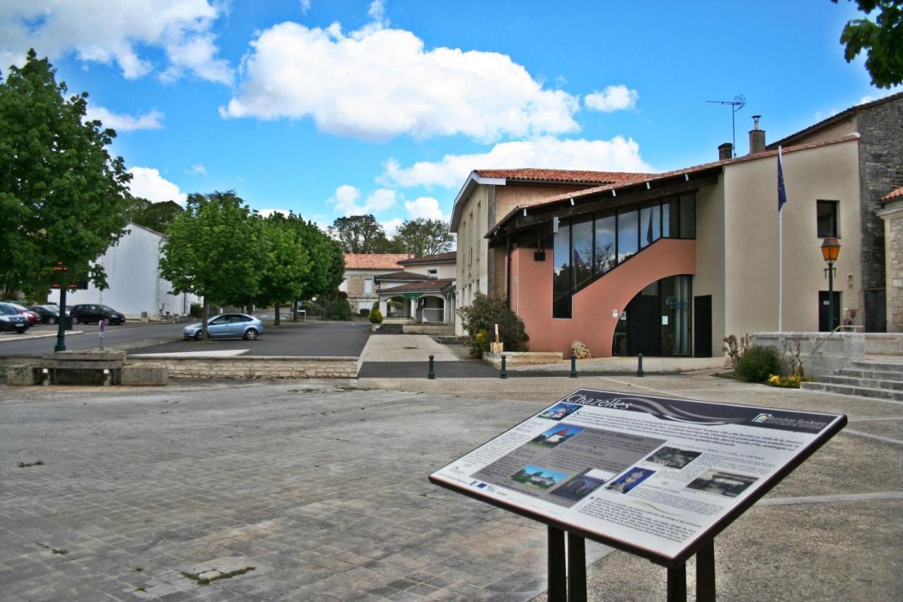 BonAbri Vacances - Chambres d'hôtes Chazelles (Charente) Exterior foto