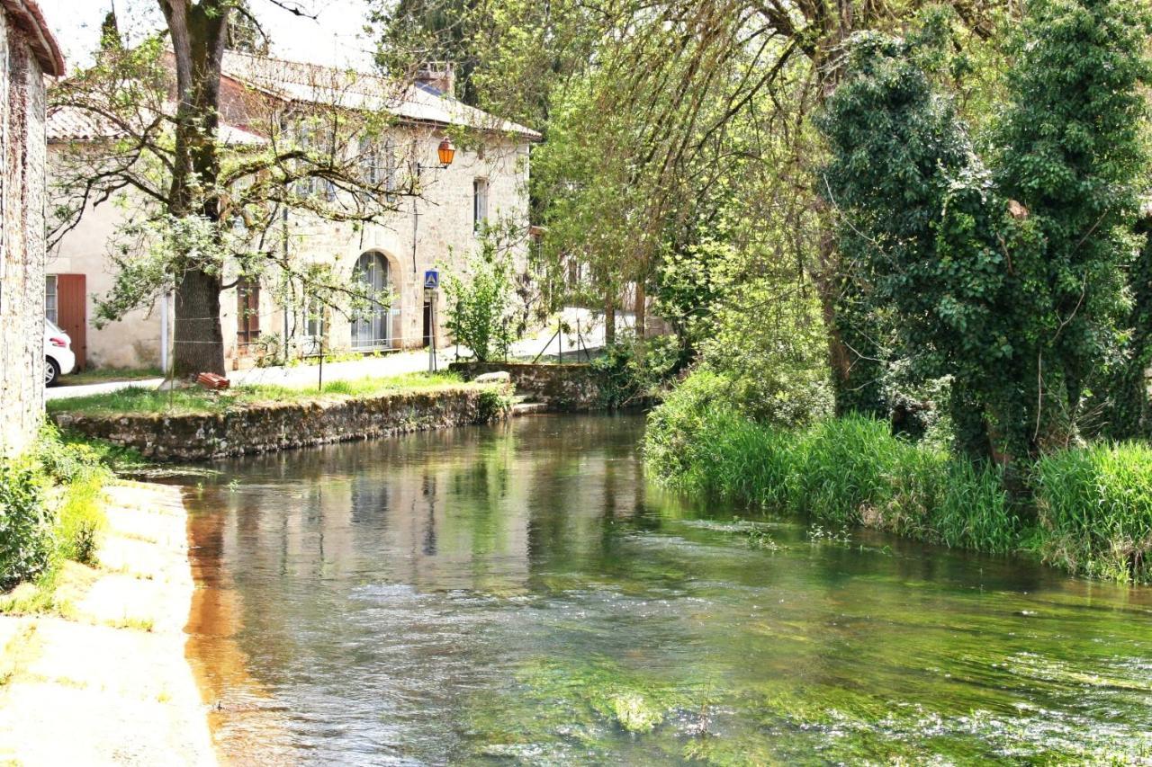 BonAbri Vacances - Chambres d'hôtes Chazelles (Charente) Exterior foto